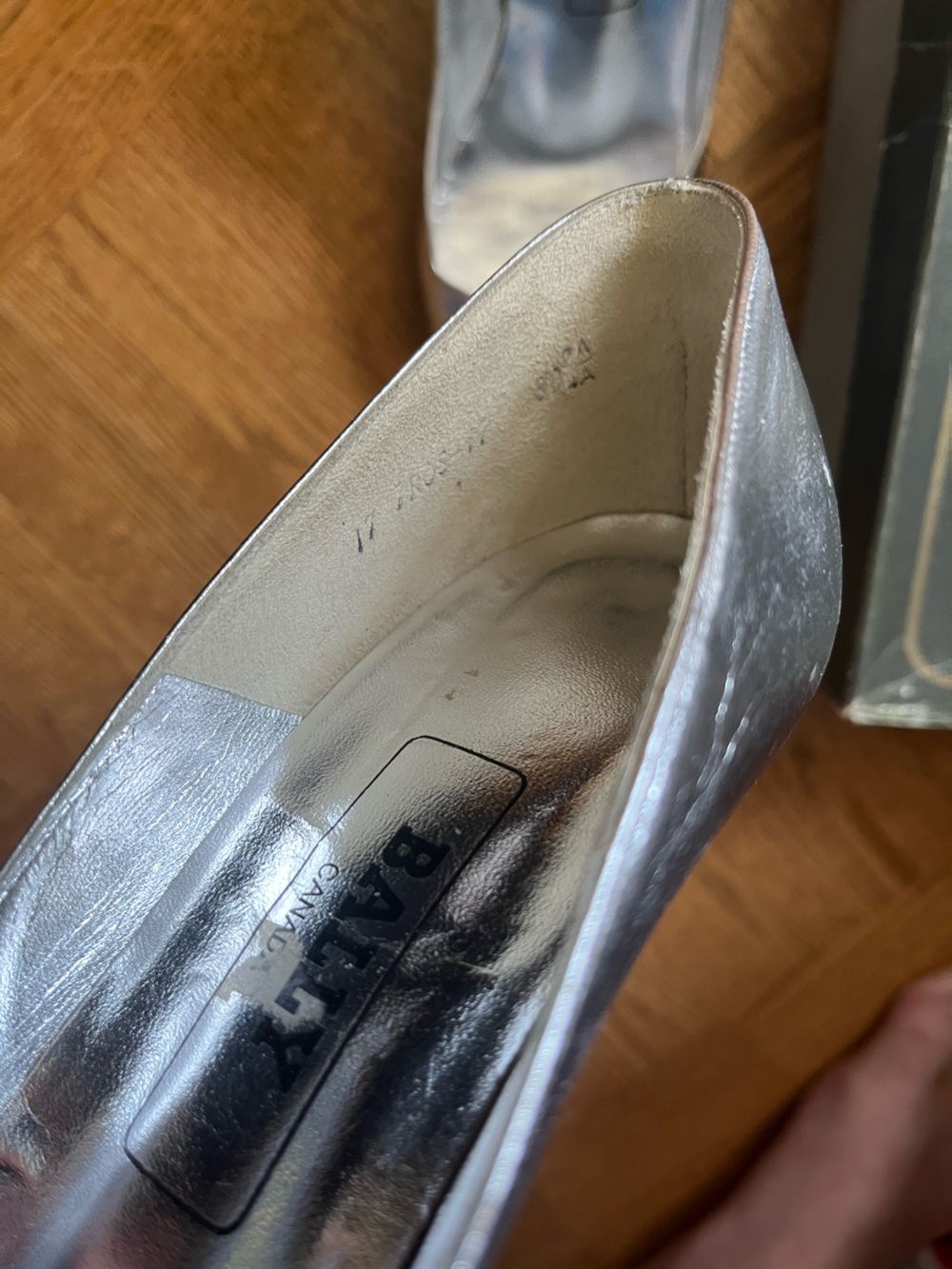Bally Silver Metallic Leather Pointed Pumps | Size 8 AA - Picture 12 of 14